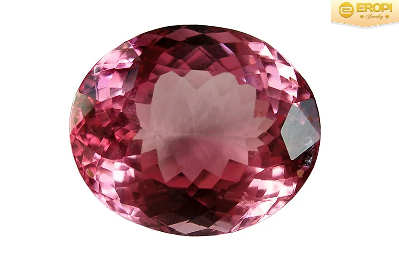 Painite với sắc đỏ nâu đặc trưng và khả năng đổi màu