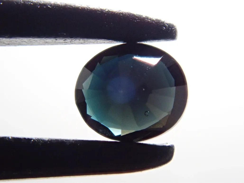 Những viên đá quý hiếm với màu sắc rực rỡ và giá trị kinh tế cao