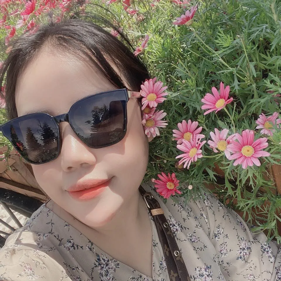 Khách hàng hài lòng với sản phẩm vòng tay đá quý từ TTGemstone