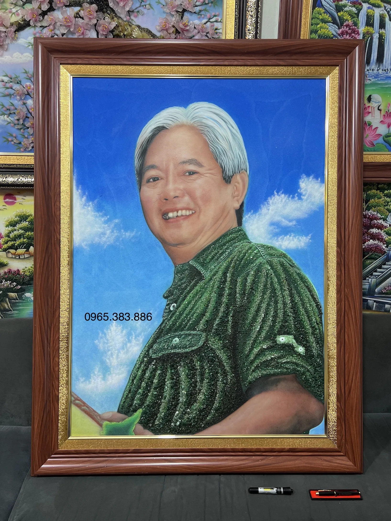 Bức tranh đá quý chân dung cá nhân với kỹ thuật khảm tinh xảo