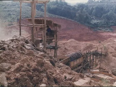 Mỏ đá quý Tân Hương nơi phát hiện viên ruby quốc bảo