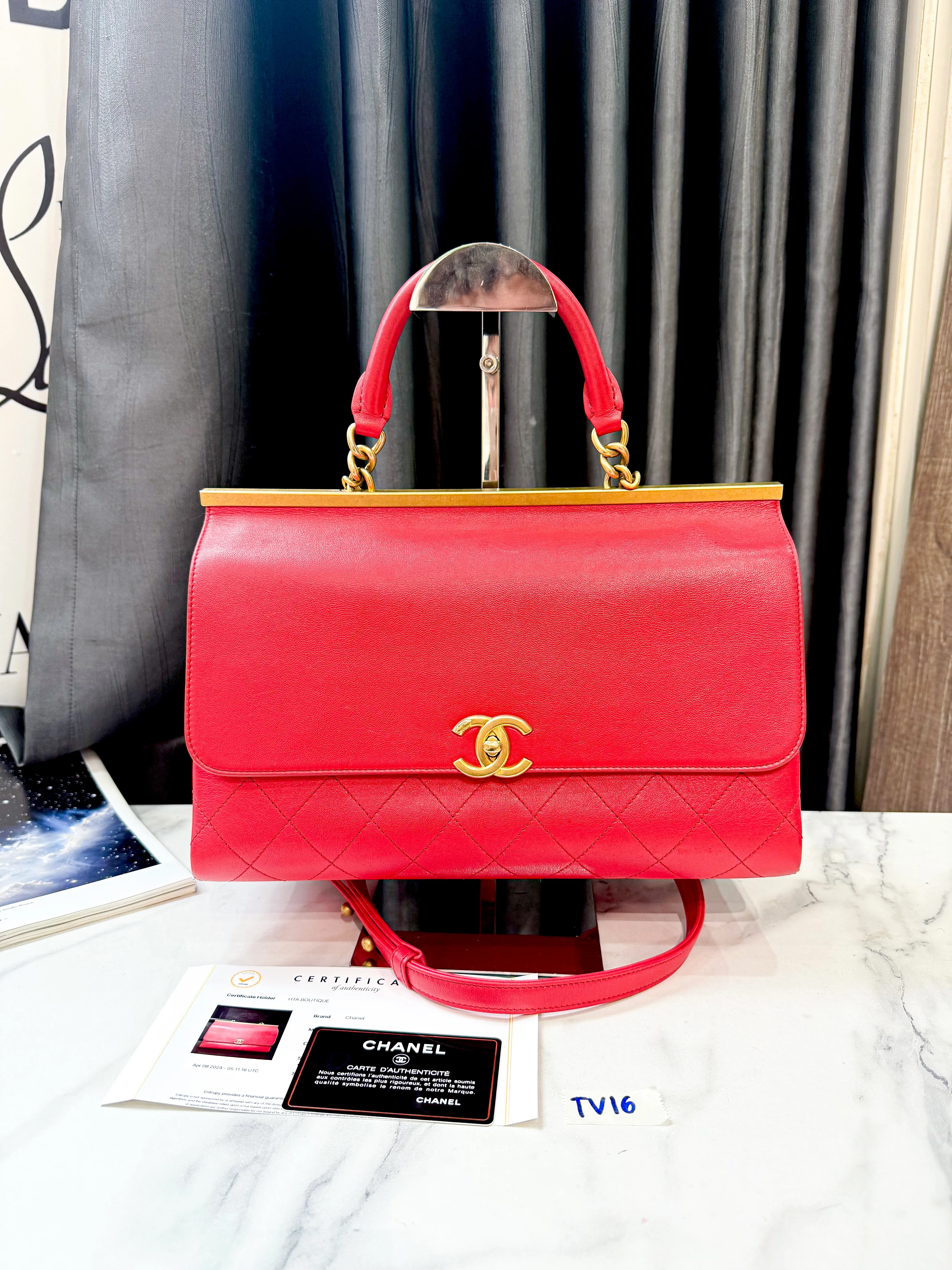 Hộp đựng và túi vải bảo quản bông tai Dior chính hãng