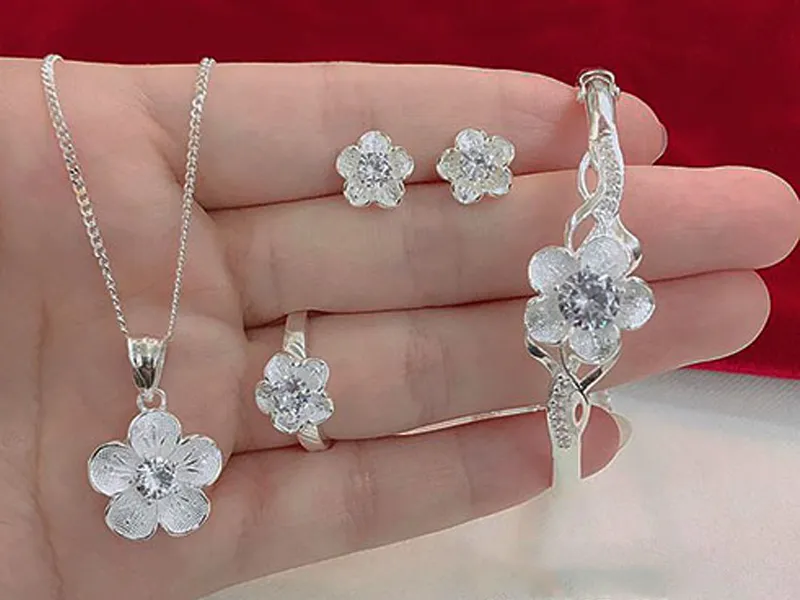 Trang sức bạc 925 với nhiều mức giá khác nhau