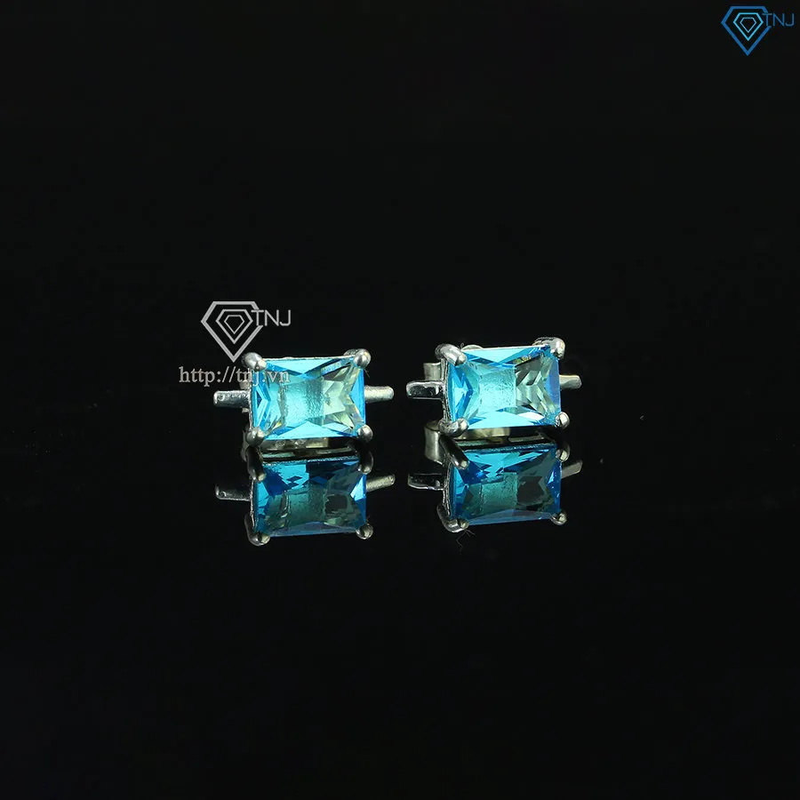 Thiết kế sợi dây chuyền định mệnh với đường nét uốn lượn tinh tế trên nền bạc 925