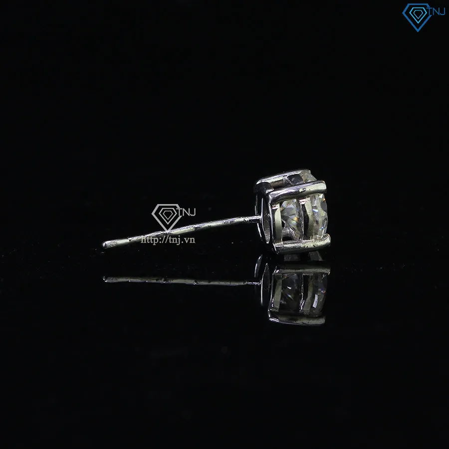 Thiết kế tối giản với viên đá Moissanite 6mm làm điểm nhấn