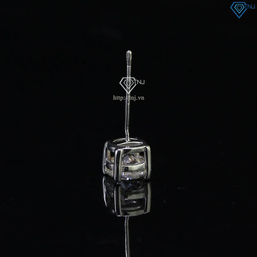 Chi tiết mặt bông tai với viên đá Moissanite 6mm