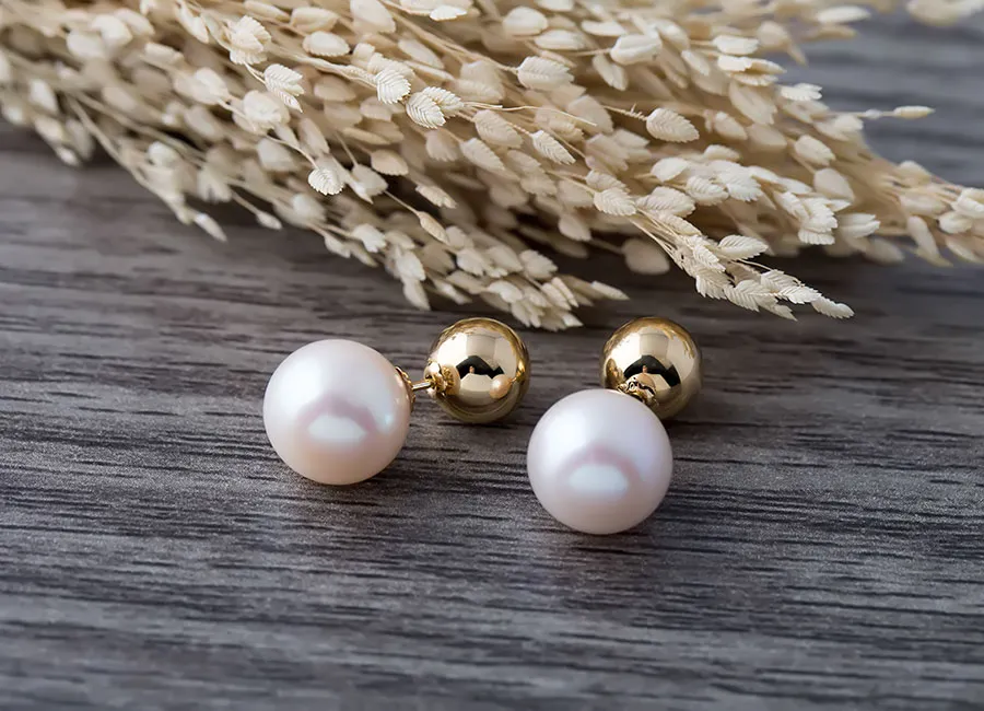 Kiểu dáng bông tai vàng 18k đơn giản phù hợp mọi trang phục