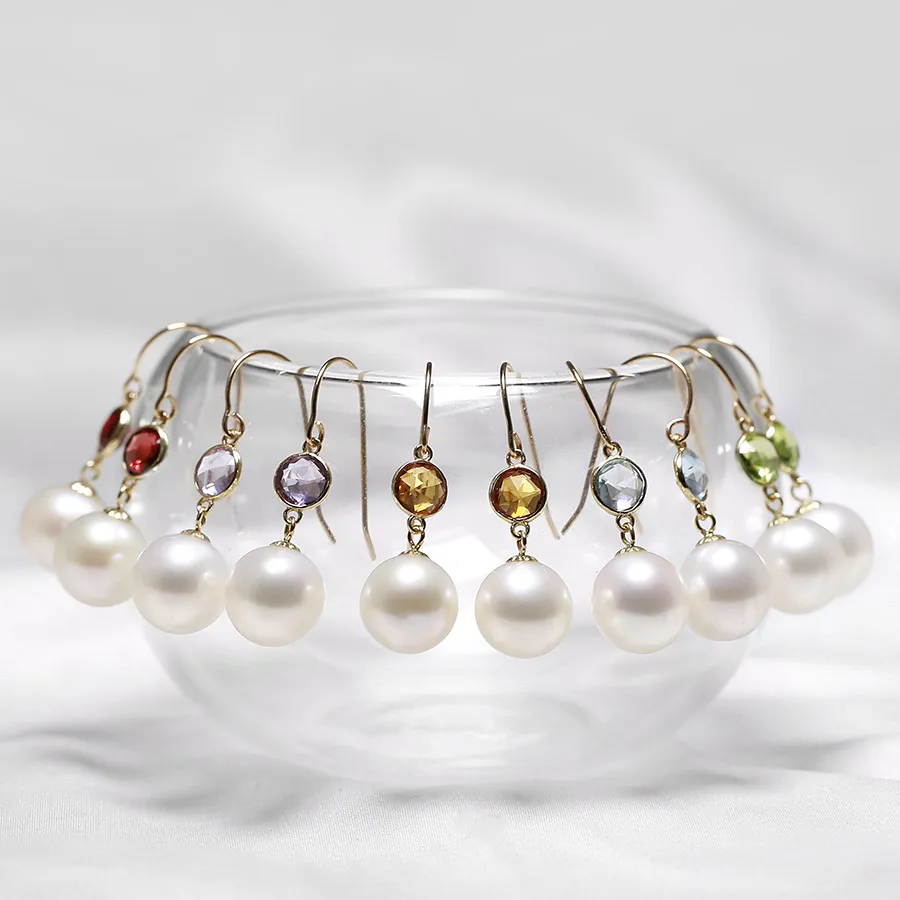 đá swarovski lấp lánh trên hoa tai