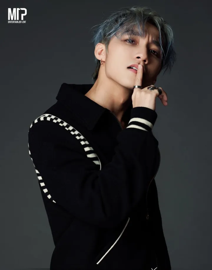 Bông tai khoen inox với bề mặt được xử lý kỹ lưỡng