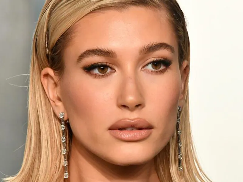 Bông tai cho mặt vuông