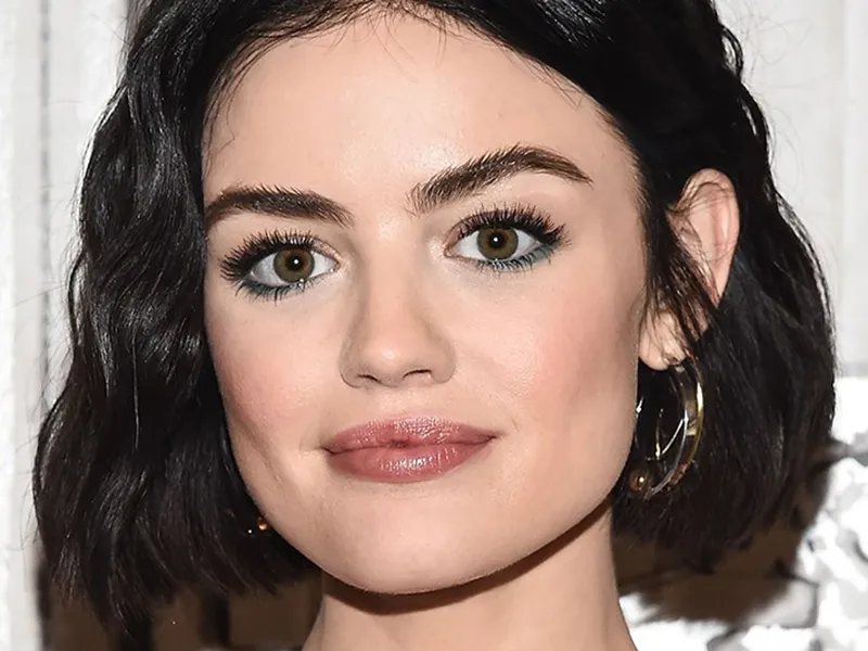 Khuyên tròn không phù hợp với mặt vuông