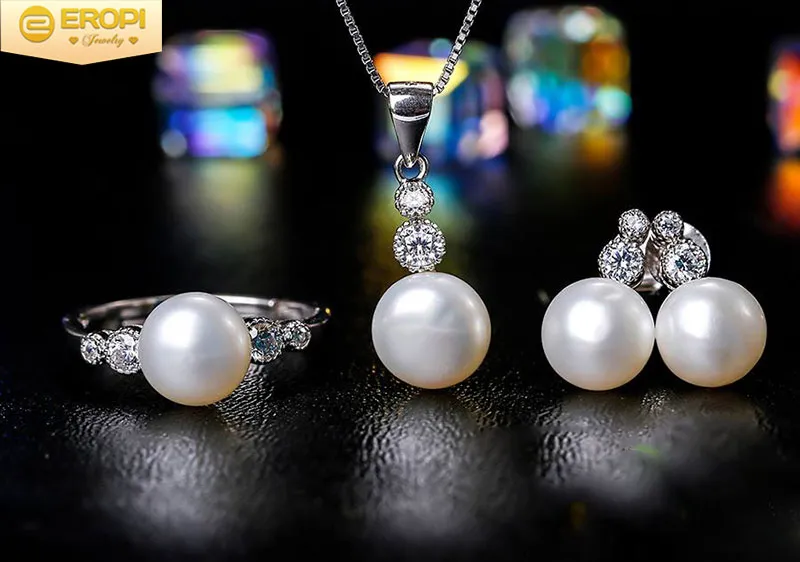 Nhẫn bạc 925 gắn ngọc trai nước ngọt với bề mặt sáng bóng