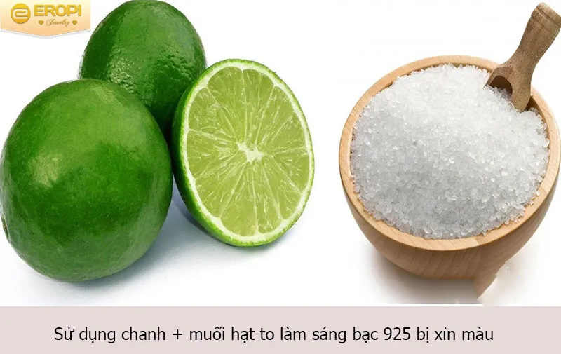 Chanh tươi và muối hạt để làm sáng bạc tự nhiên