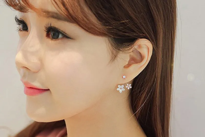 Vệ sinh lỗ tai sau khi tháo khuyên