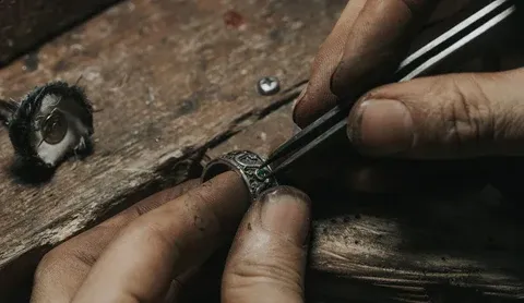 Quy trình chế tác trang sức bạc 925 đòi hỏi kỹ thuật cao