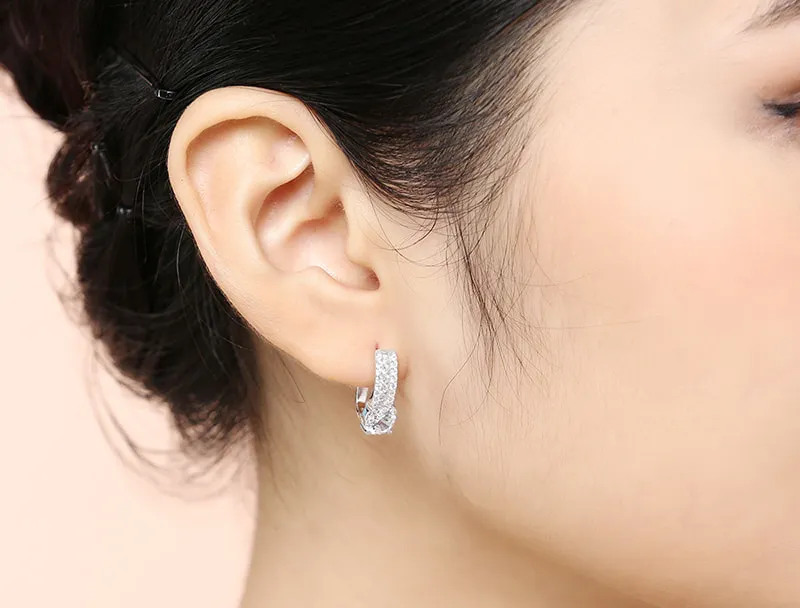 Bông tai bạc 925 với thiết kế tinh tế và sang trọng