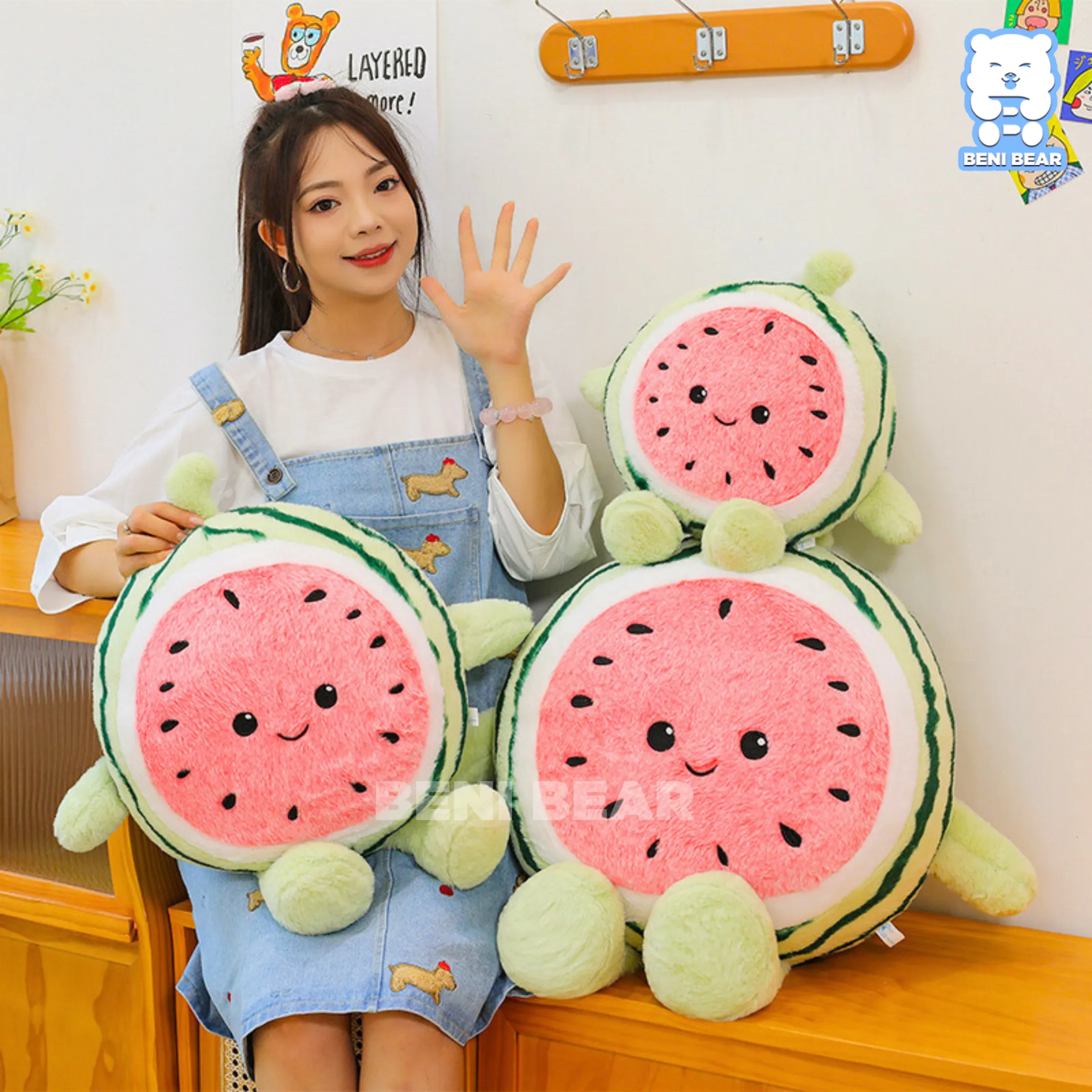 Dáng ngồi mũm mĩm đáng yêu của gấu bông dưa hấu baby