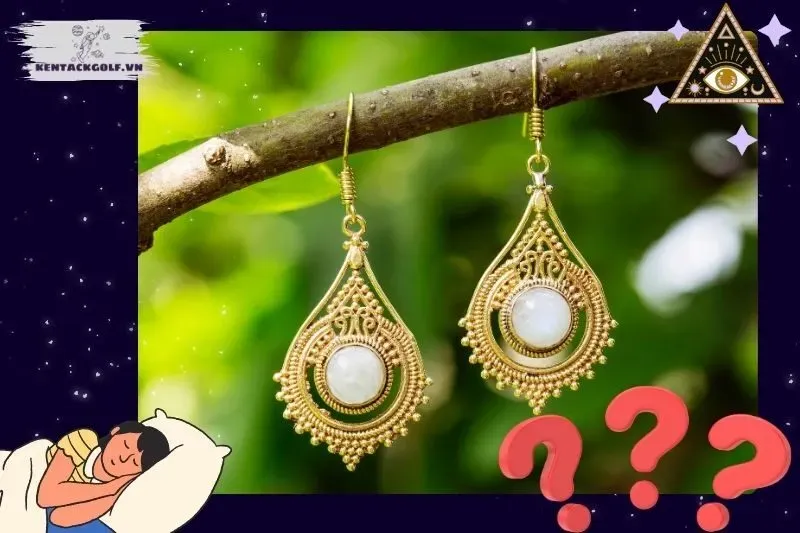 Người phụ nữ ngồi thiền với ánh sáng dịu nhẹ xung quanh