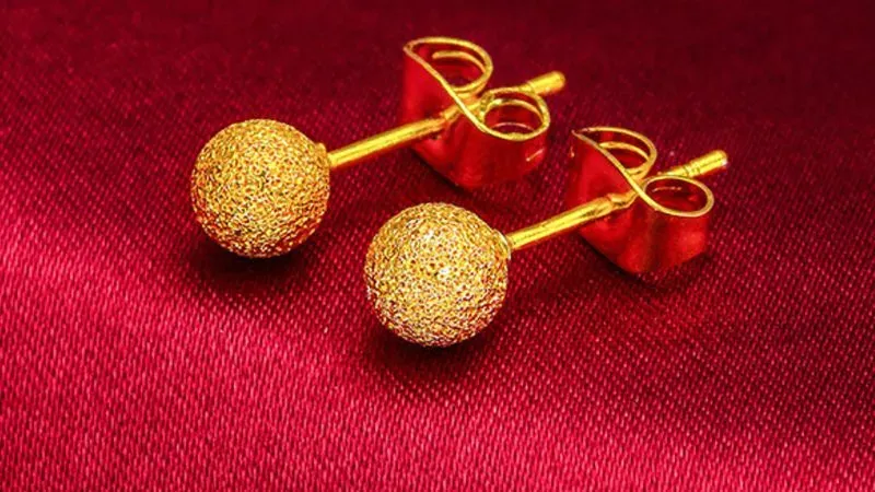 Bông tai bi tròn vàng 18K thiết kế tối giản, thanh lịch cho mọi dịp