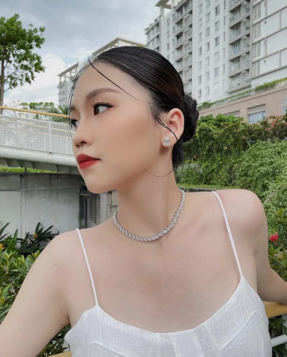 Bông tai vàng 18k với thiết kế tinh xảo và chất liệu cao cấp