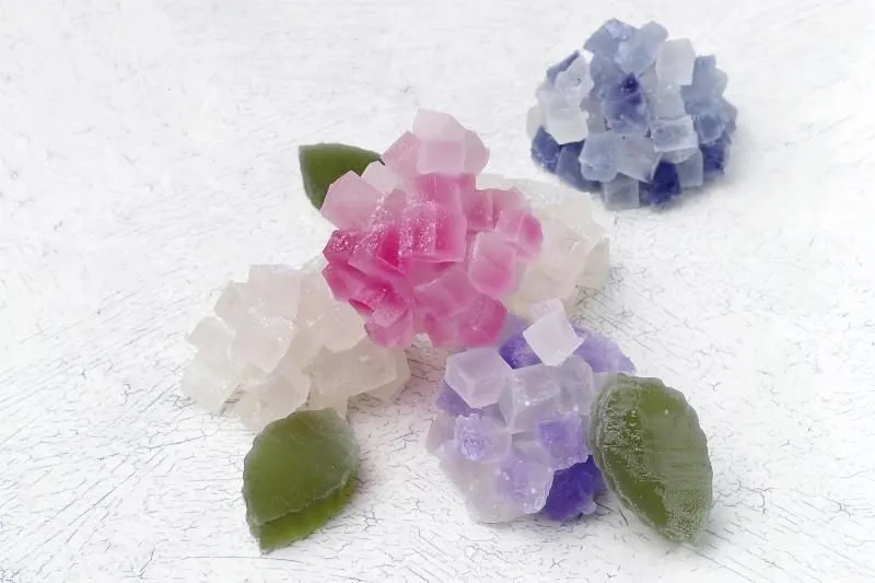 Kẹo đá quý Nhật Bản với nhiều màu sắc rực rỡ