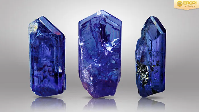 Tanzanite với hiệu ứng đa sắc độc đáo chuyển từ xanh sang tím