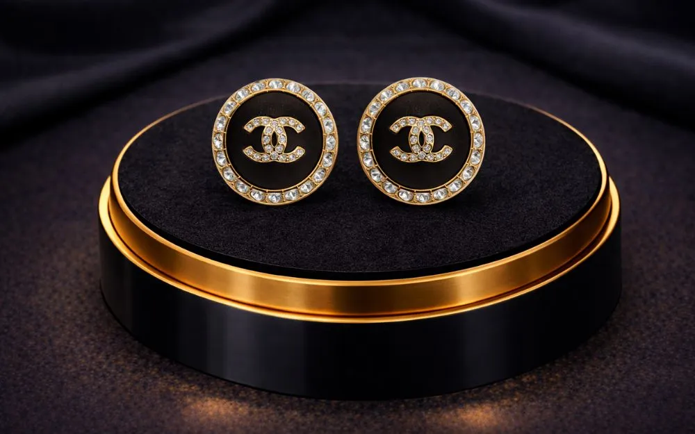 Bông tai Chanel Gold Plated CC Round Stud màu vàng