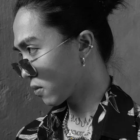 Khuyên tai bạc thiết kế thanh kẹp ngang phong cách tối giản cho nam