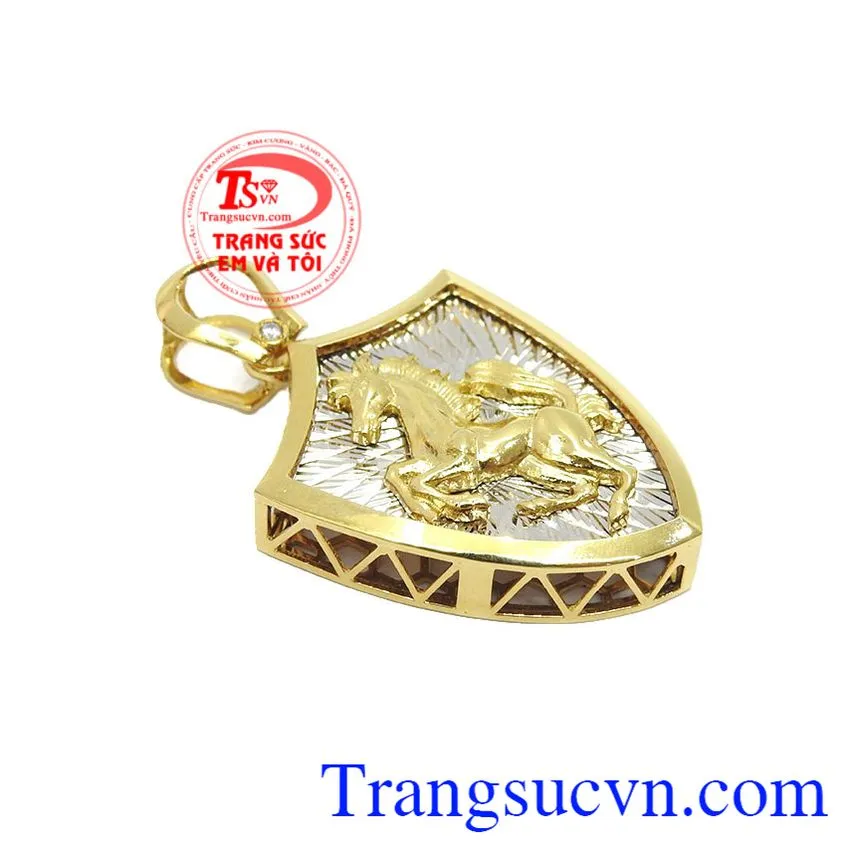 Mặt đá quý hình mã đáo thành công với chạm khắc tinh xảo