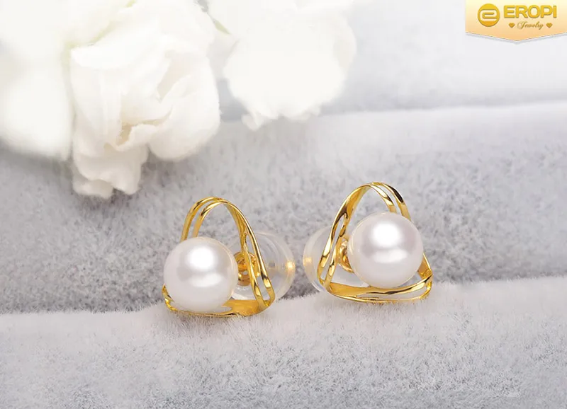 Đôi bông tai cưới vàng 18K ngọc trai thiết kế hiện đại cho cô dâu