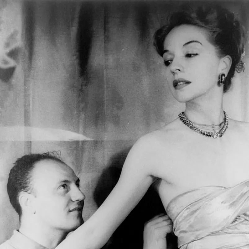 Marilyn Monroe đeo trang sức Swarovski trong phim