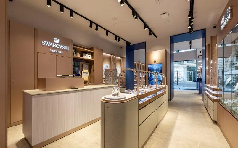 Thiết kế trang sức Swarovski hiện đại trên thảm đỏ