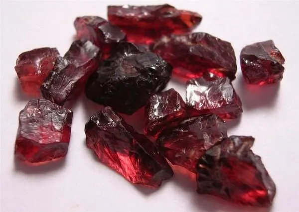 Các loại đá ruby và đặc điểm phân biệt