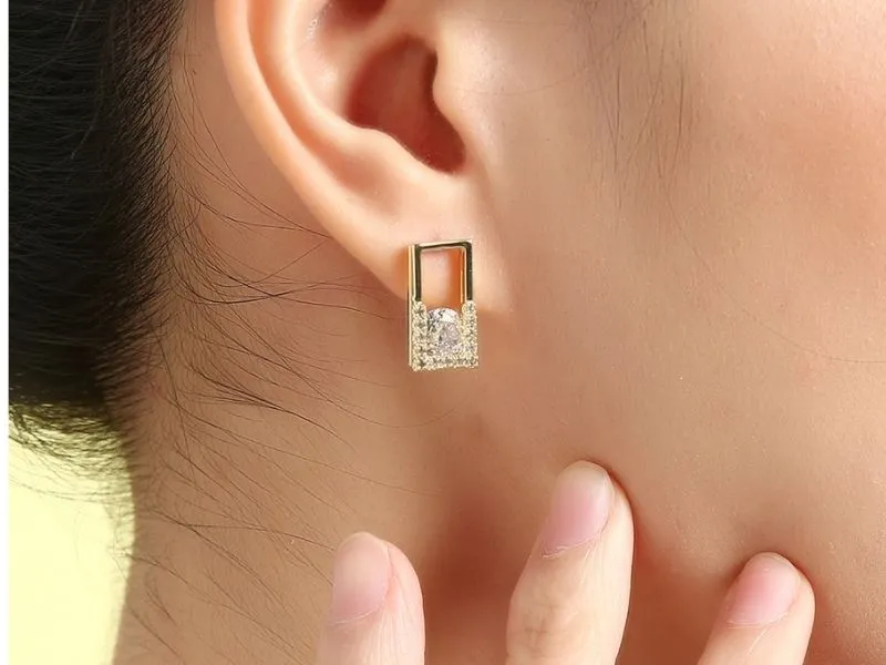 Bông tai đính đá CZ với thiết kế chữ nhật tinh tế