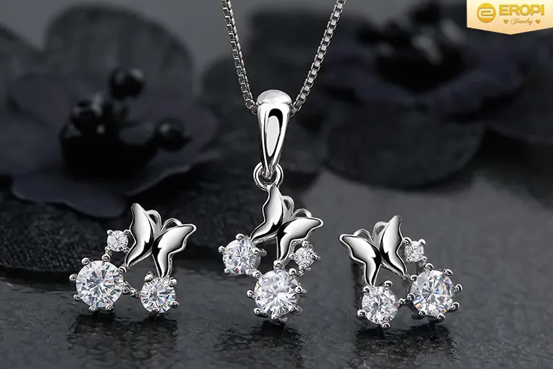 Bộ trang sức bạc xi phối hợp hài hòa tạo phong cách hoàn chỉnh