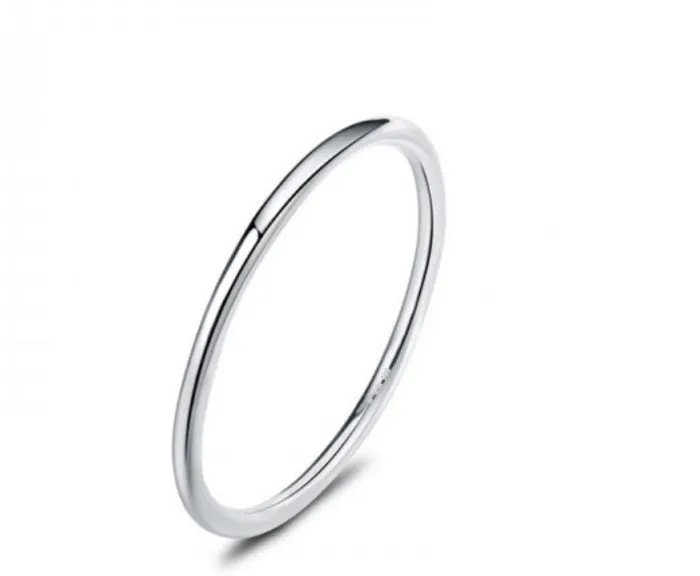 Vòng bạc cho bé sơ sinh với thiết kế đơn giản an toàn