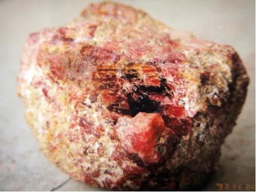 Viên ruby quốc bảo và viên ruby con được tách ra